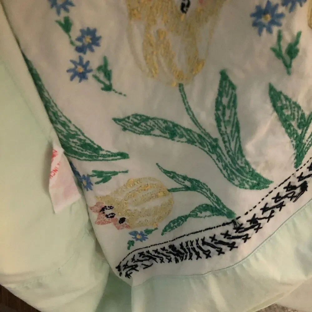 Harmony House Embroidered Tulips Pillow Cases VTG Pair Pale Green Cotton 30x20